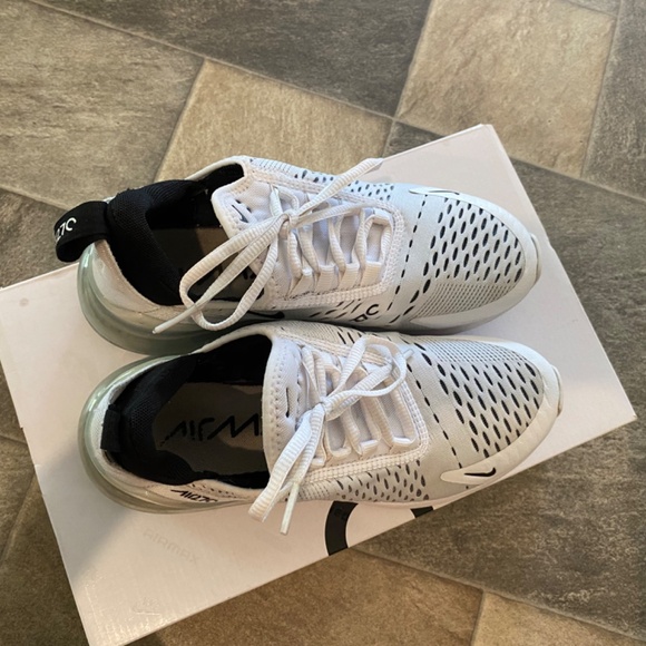 Woman’s Nike air max 270 - Picture 4 of 10